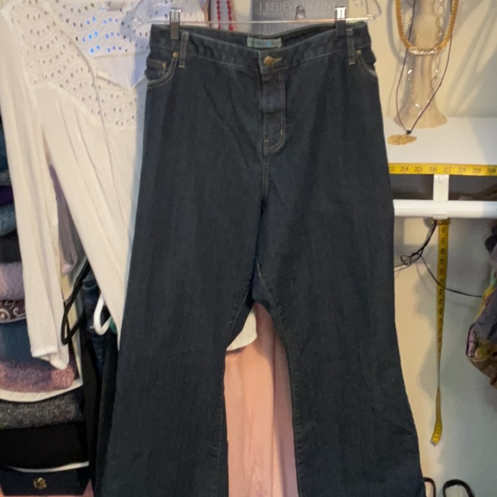 Waist 22”. Rise 14 inches in theme 29” Fashion bugged denim jeans size 24WP